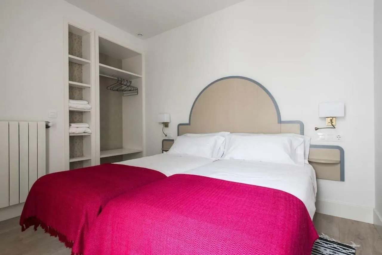 Apartamentos RG Suites Plaza del Salvador Sevilla 0*,  España